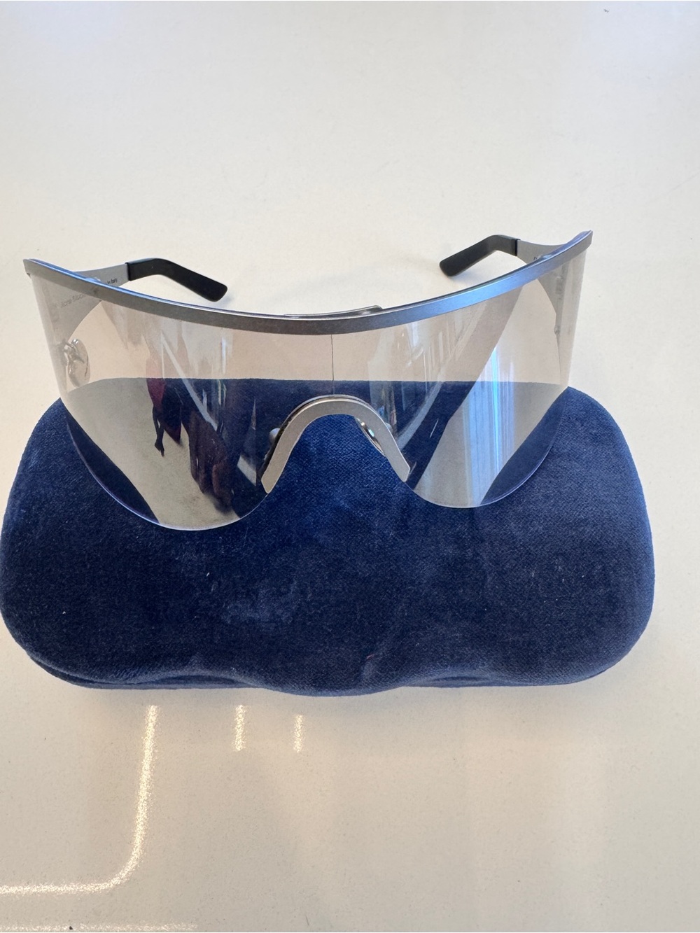 Acne Studios
Metal shield sunglasses silver